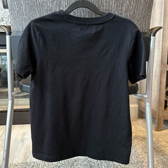 Old Navy t-shirt - Picture 3 of 3